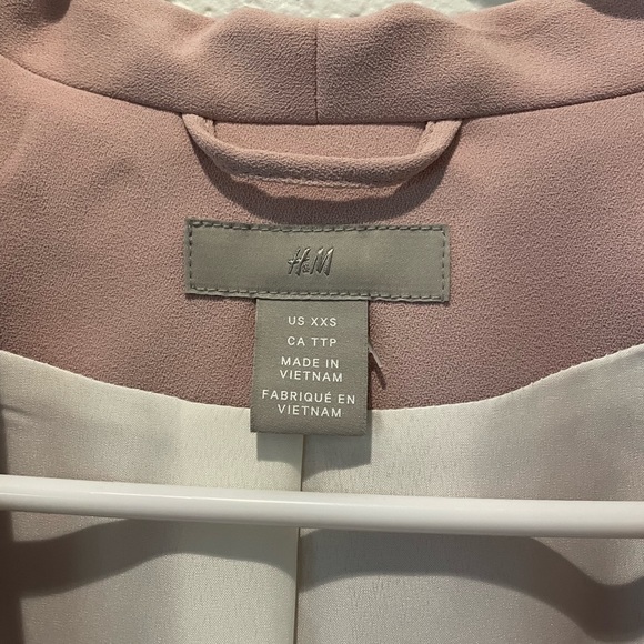 H&M pink blazer - Picture 2 of 4